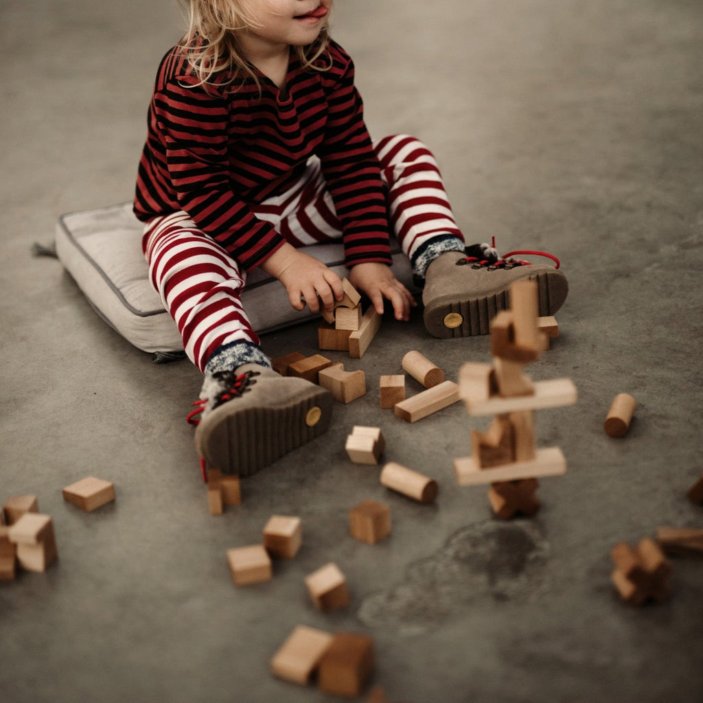 blocs de construction en bois naturel